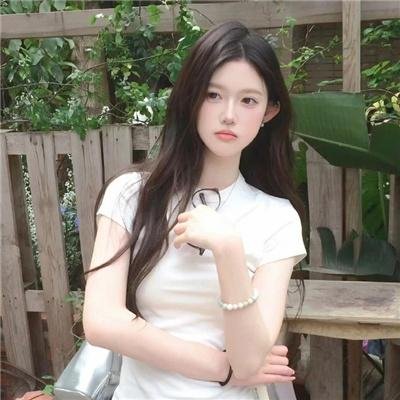 这个警察不太冷