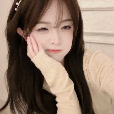 院子里的女人
